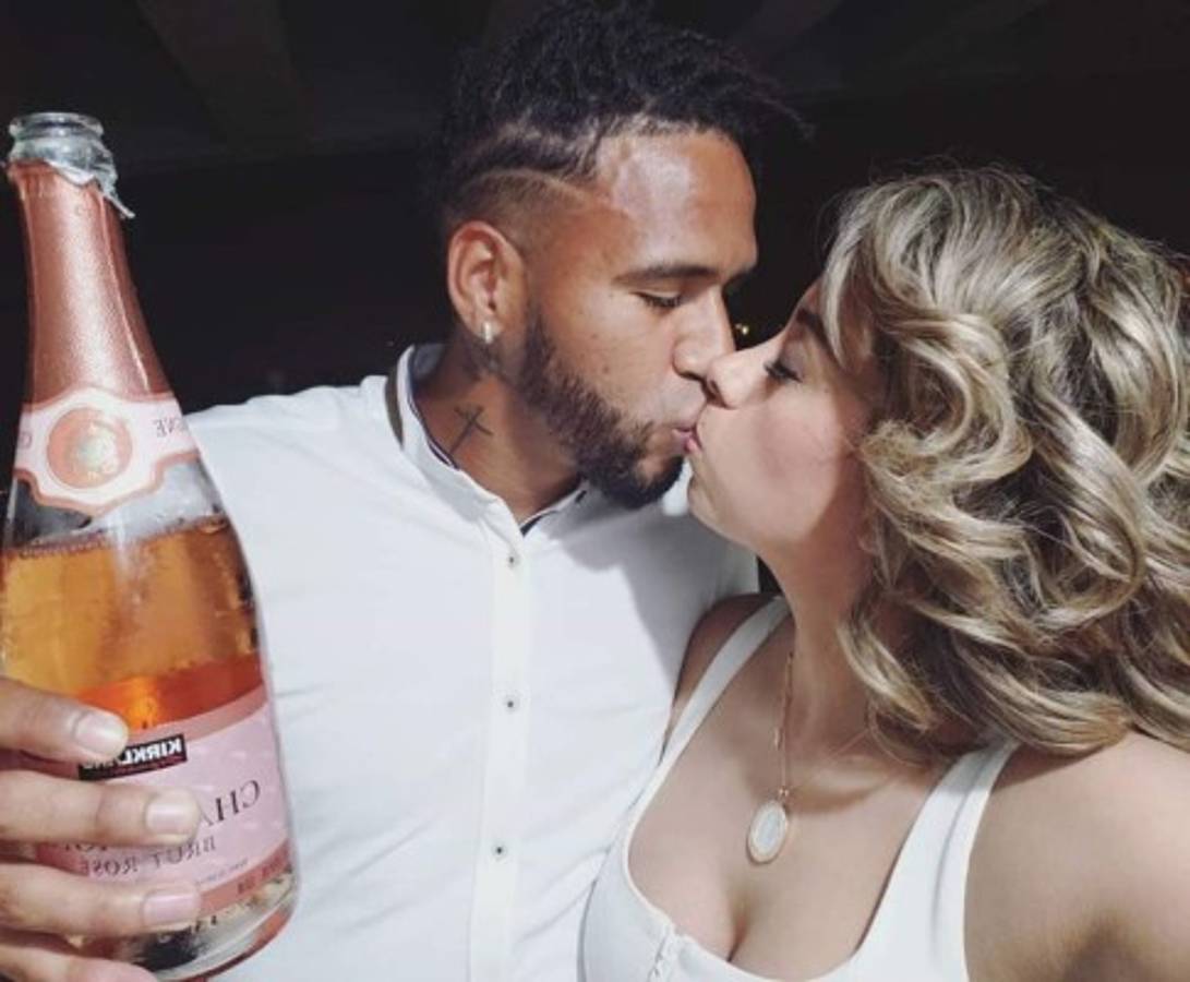 Captan a portero de Perú saliendo de hotel con otra mujer y su esposa pone fin a su matrimonio