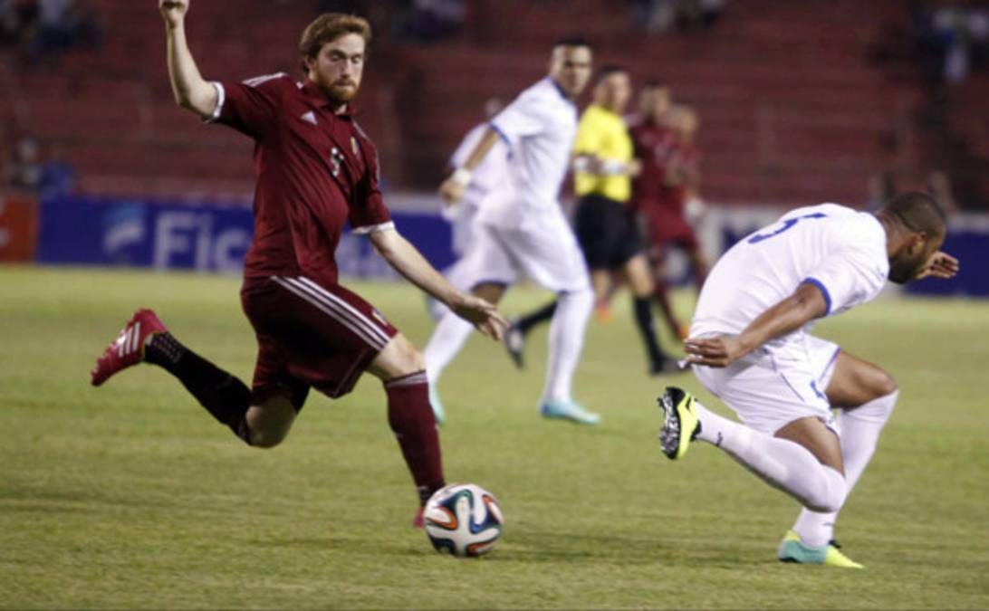 Honduras cumple en casa y derrota a Venezuela