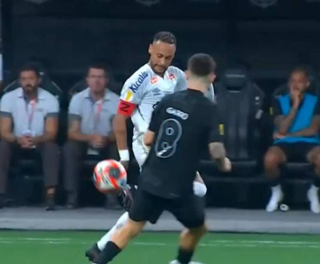 Así fue el reencuentro de Neymar con Memphis Depay y la excusa tras su primera derrota con Santos: “Es muy malo”