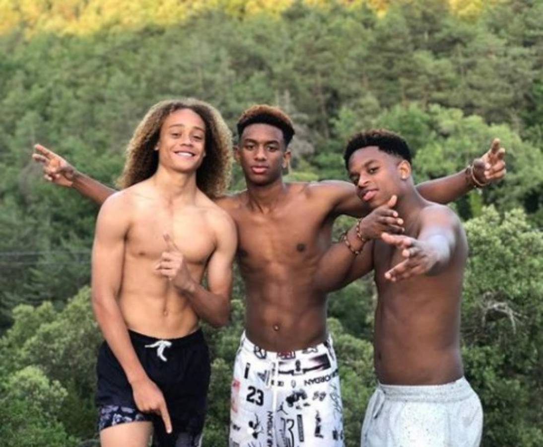 Así es la vida de Xavi Simons en París: su increíble salario en el PSG con 18 años y fue expulsado de su selección