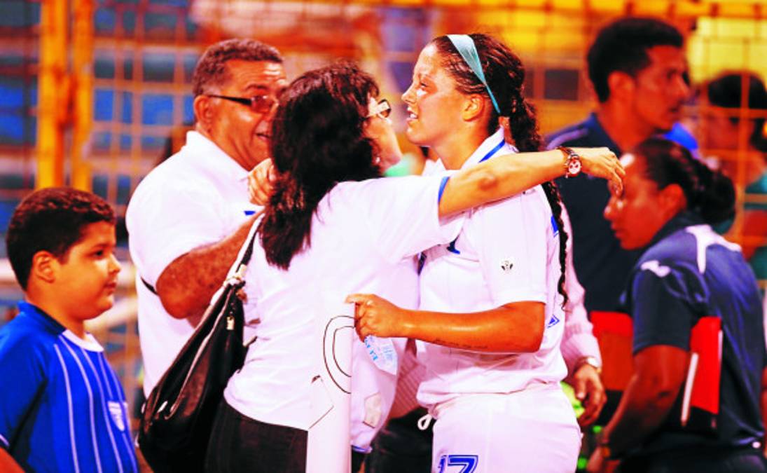 Lauren Hall: 'Me dicen La Gringa y me siento catracha”