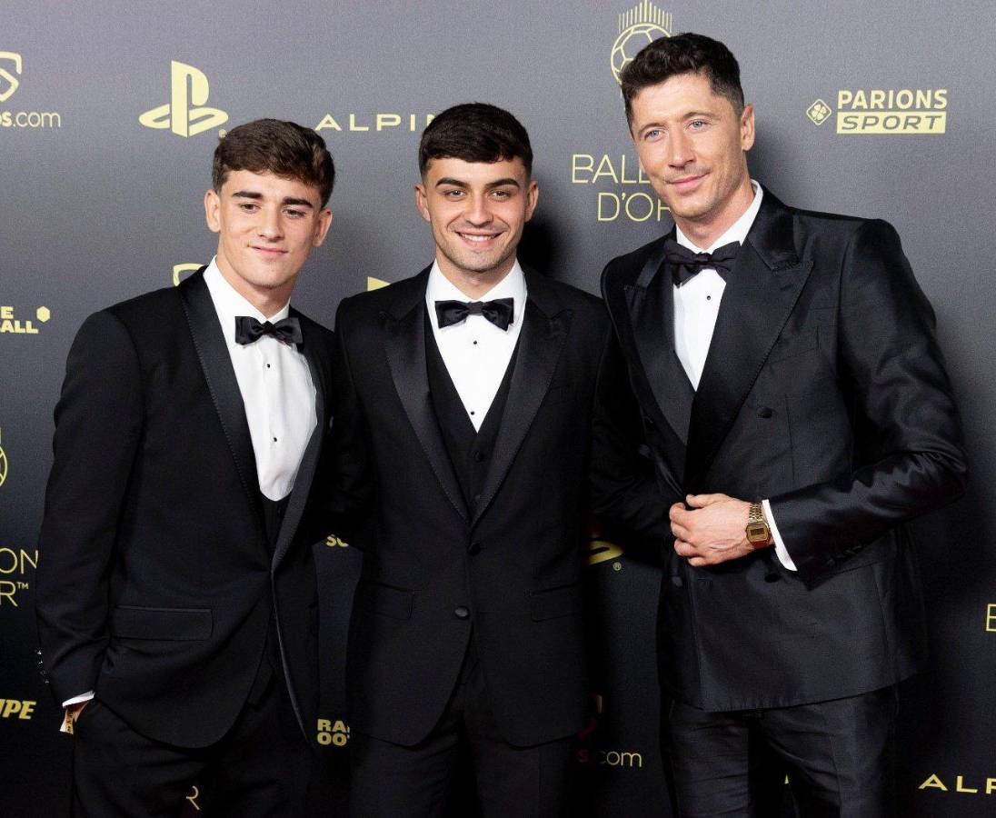 Balón de Oro: La inspiración del atuendo de Benzema, sorpresivo invitado especial y así captaron a Karim junto a Lewandowski