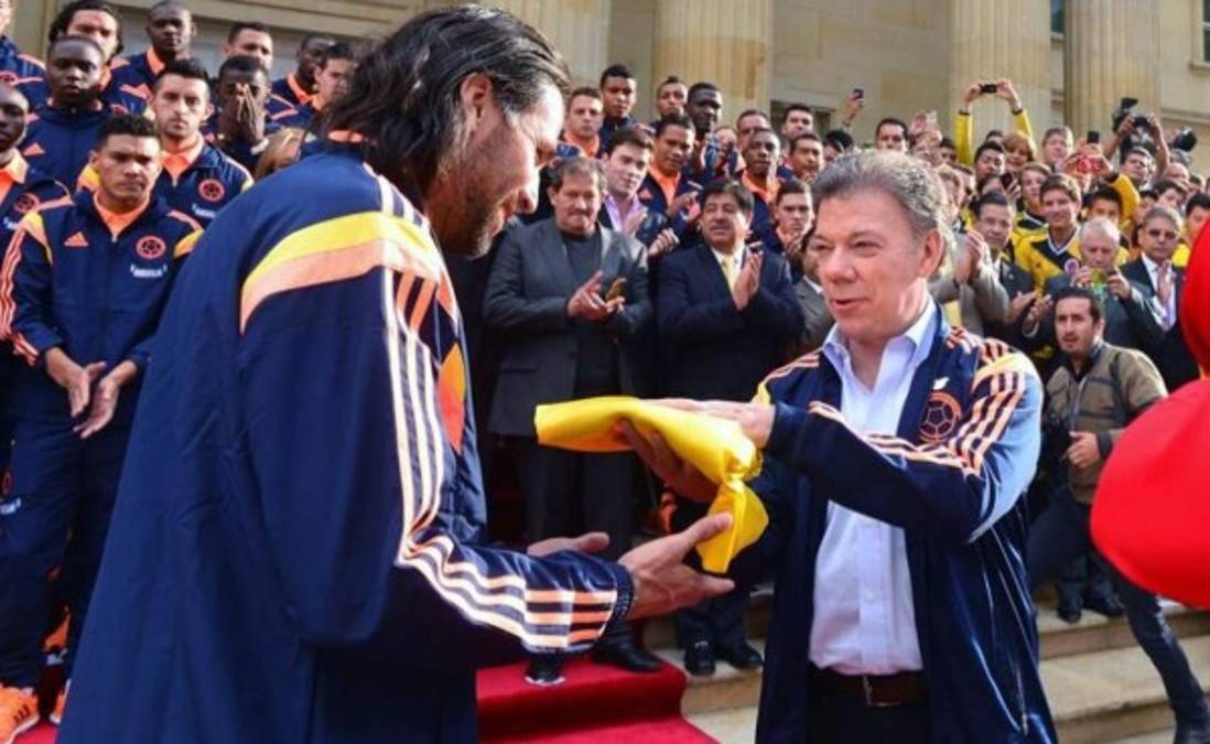 Presidente de Colombia despide a su selección previo al Mundial