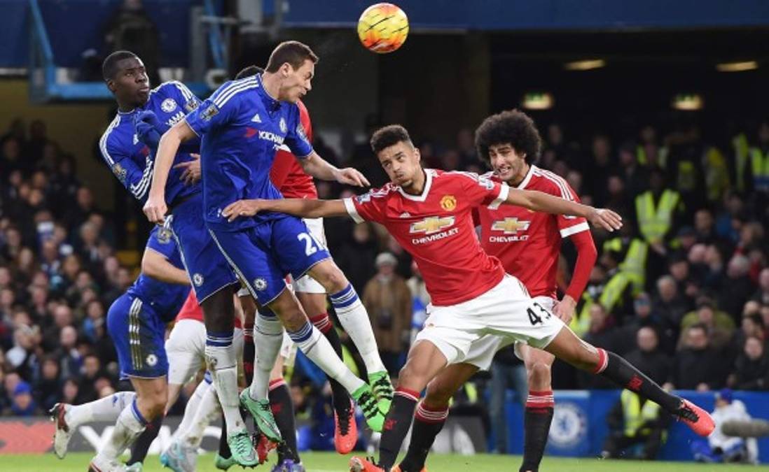 Costa al último minuto evita la derrota del Chelsea ante Manchester United
