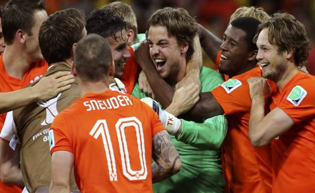 Holanda elimina en penales a una heroica Costa Rica