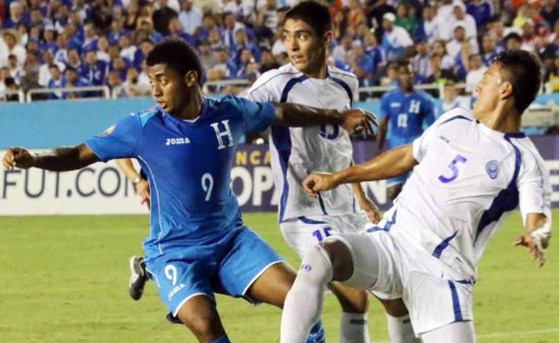 Honduras sigue sin convencer y cae ante El Salvador