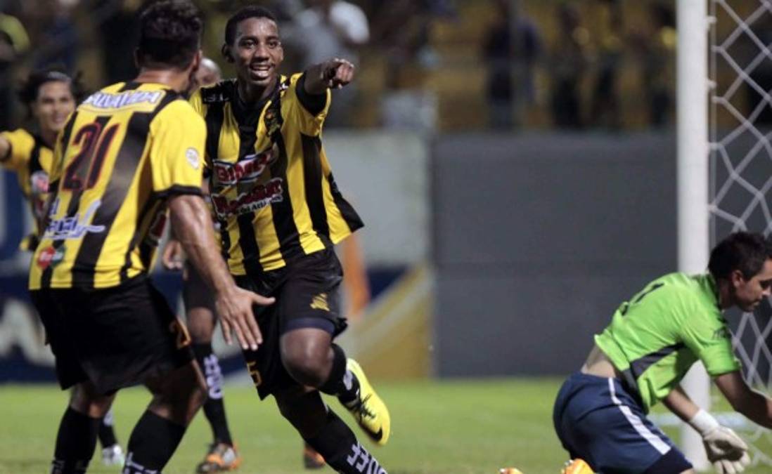 Real España da paliza al Motagua y es nuevo líder del Apertura