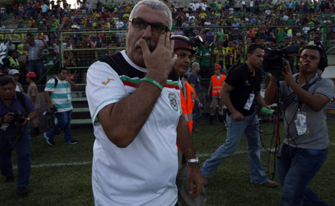 VIDEO: Aficionado de Marathón agredió a Manuel Keosseián