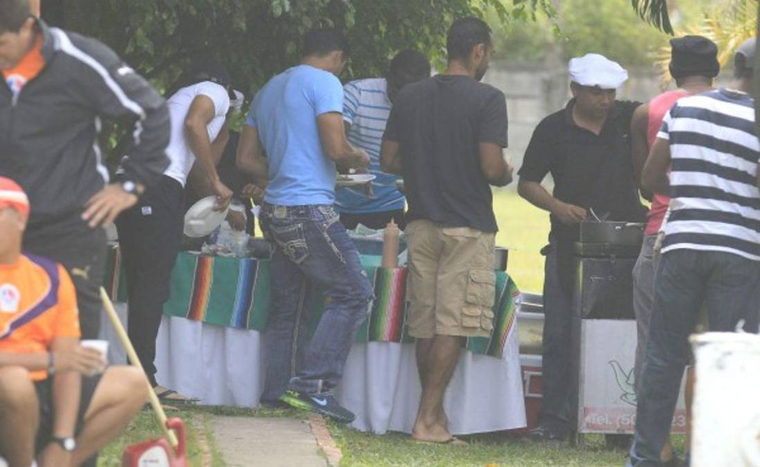 En Olimpia hubo un asado para celebrar el buen momento