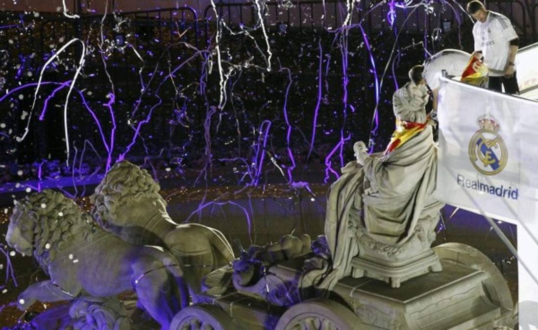 ¡Espectacular recibimiento al Real Madrid en la Plaza Cibeles!