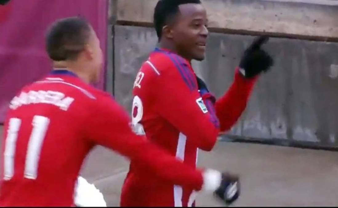 Marvin Chávez se estrena con doblete en Chivas USA