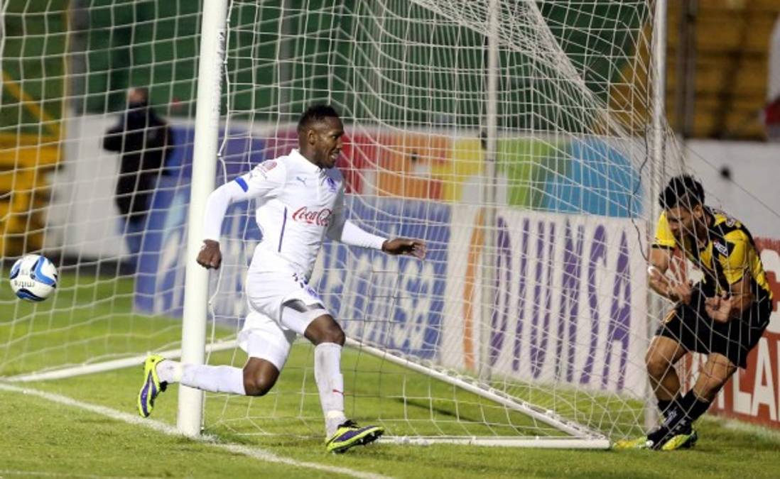 Regalito de Kevin Hernández y Olimpia no perdona a Real España