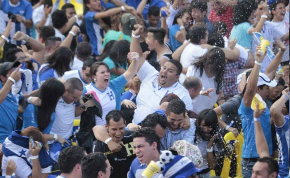 Así celebró Honduras el gol de Carlo Costly