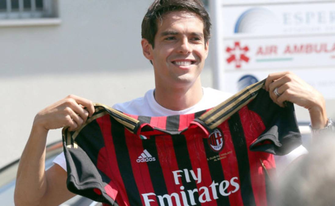 Kaká vuelve a lucir la camiseta del Milan