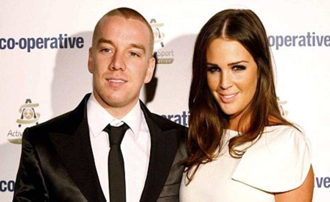 Echan a la calle a futbolista inglés Jamie O'Hara por infiel