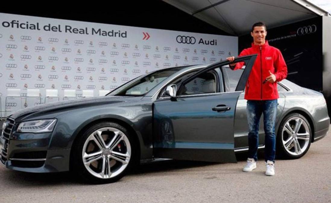 Audi entrega lujosos autos al Real Madrid en divertido evento
