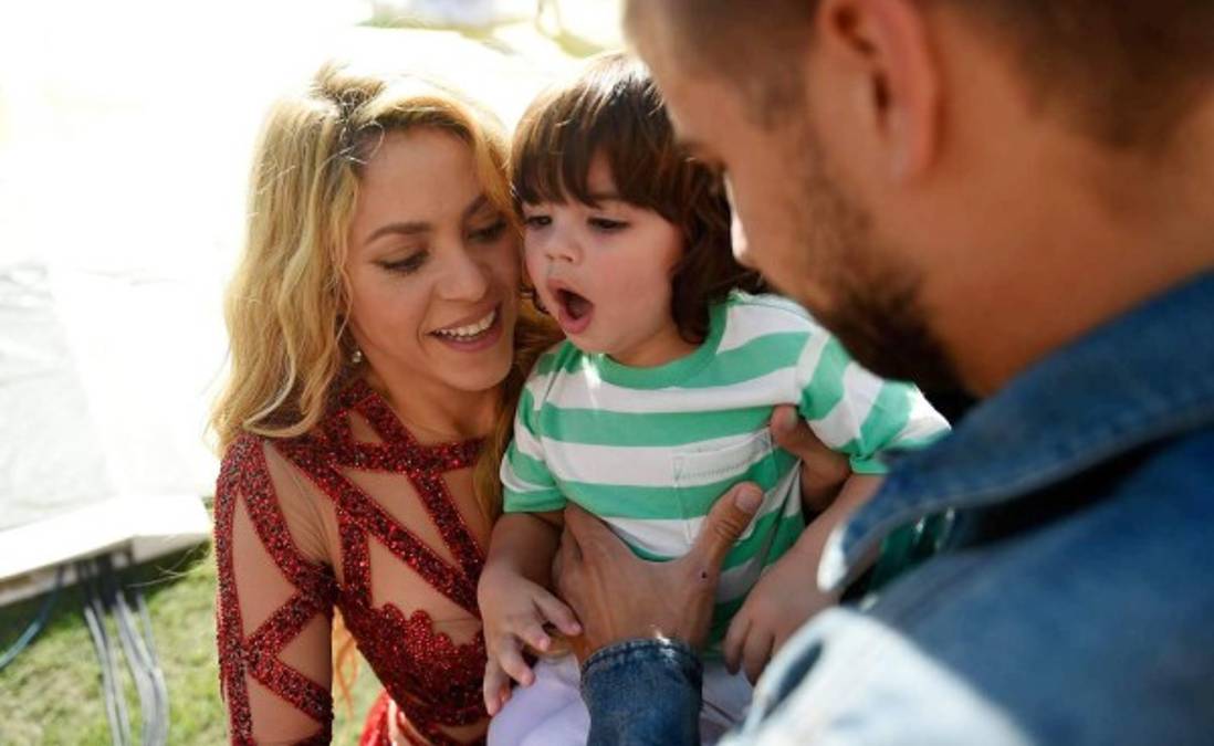 El beso de Shakira a Piqué en la clausura del mundial