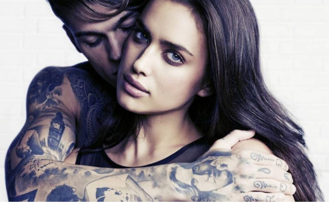 Irina Shayk cambia a CR7 por otro futbolista en campaña publicitaria