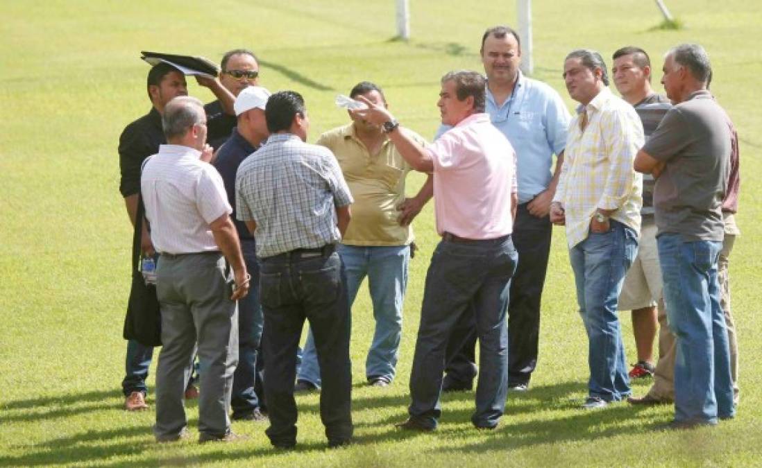 Pinto llega a SPS para inspeccionar el estadio Olímpico