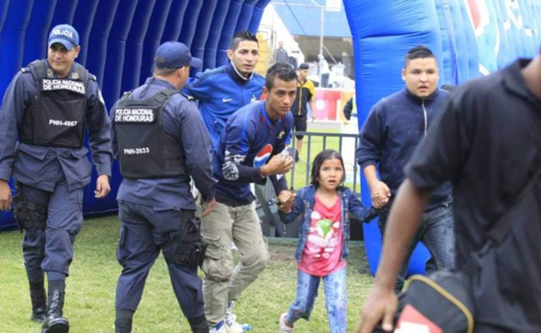Violencia empaña el mundo del fútbol en España, México y Honduras