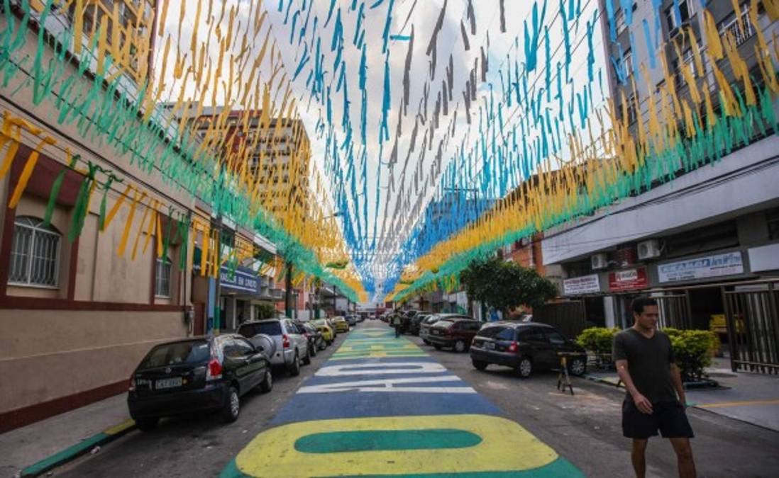 Las calles de Río de Janeiro se llenan de color para el Mundial