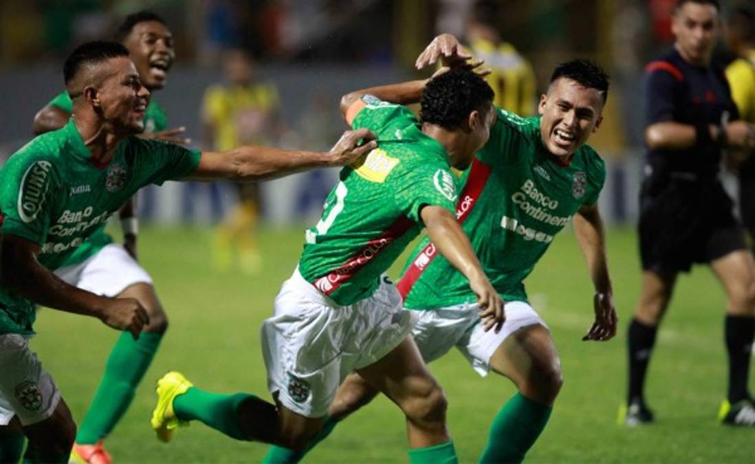 Real España gana vibrante clásico al Marathón y sigue líder