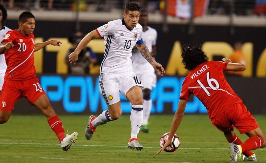 ¡Colombia clasifica a semifinales al derrotar en penales a Perú!