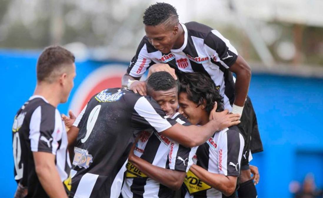 Vida abandona el último lugar y complica al Savio