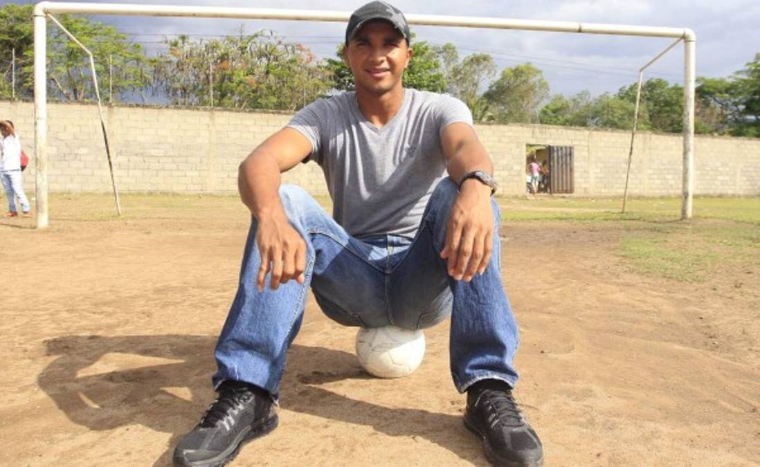Donis Escober: 'Soñé que le atajaba el penal a Sabillón'