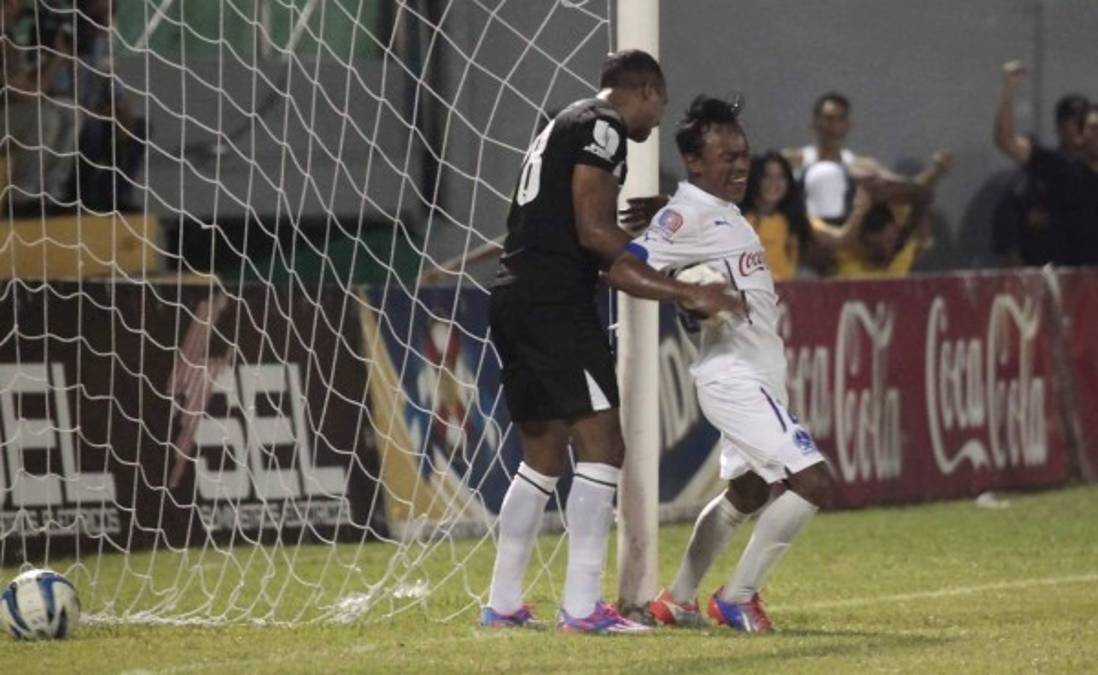 FOTOS: Donis Escober descargó su furia contra Javier Portillo