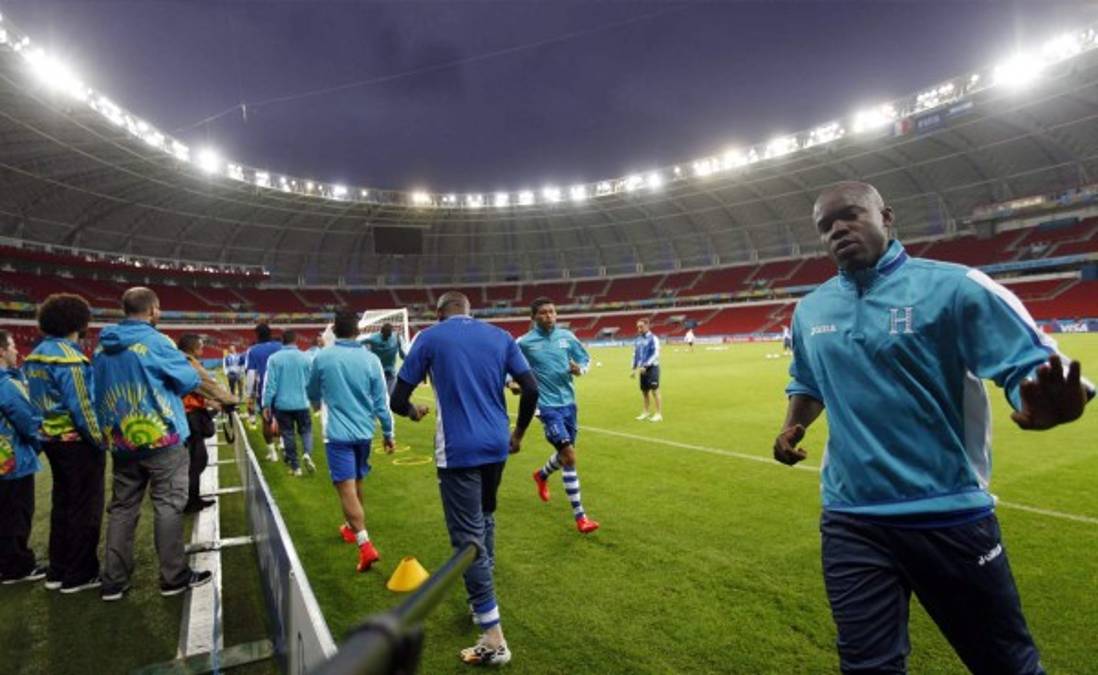 Selección de Honduras ensayó en el estadio Beira Río