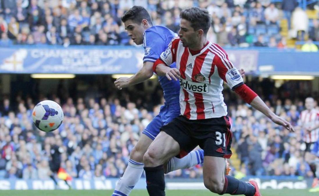 Chelsea tropieza y Liverpool acaricia la Premier League