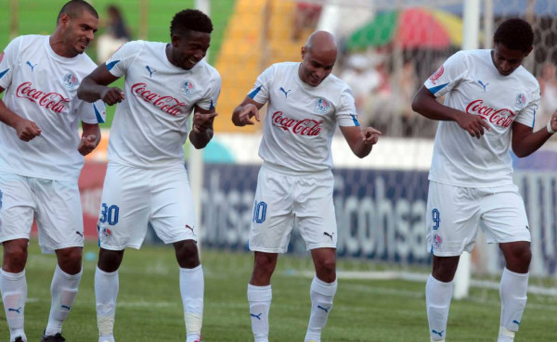 Olimpia golea al Vida y sigue firme en el liderato