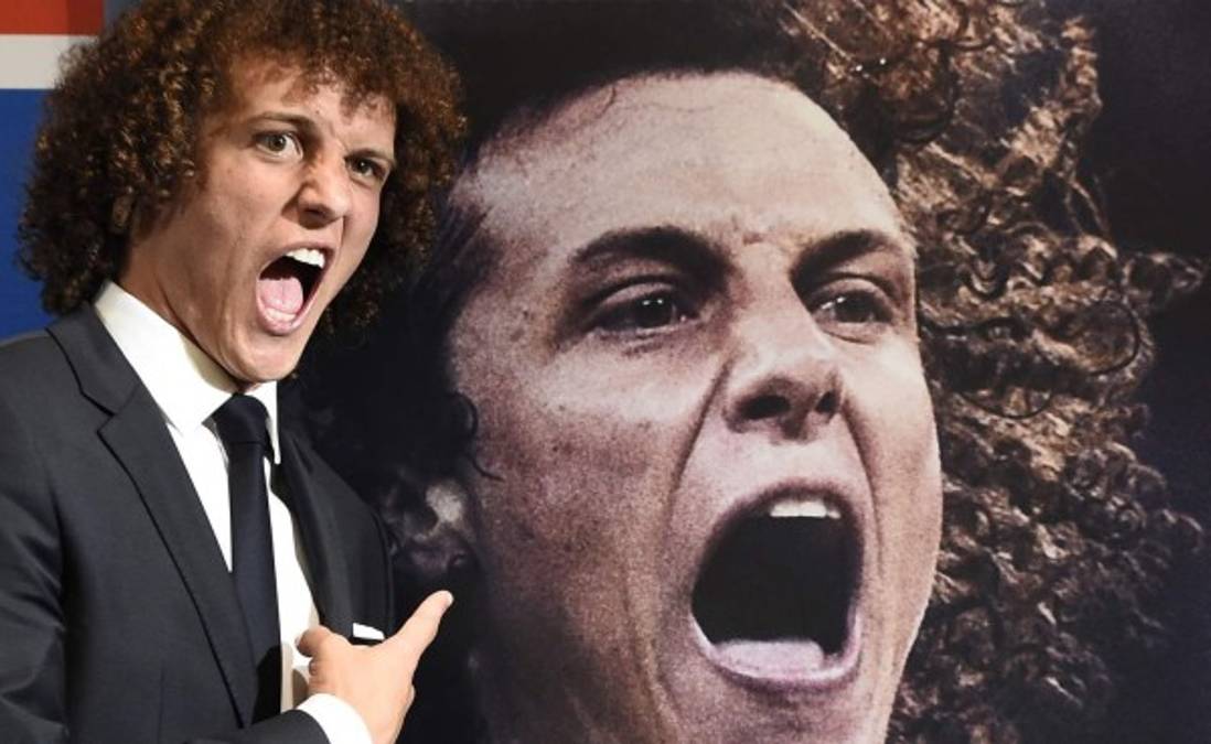 El PSG presenta al defensa brasileño David Luiz