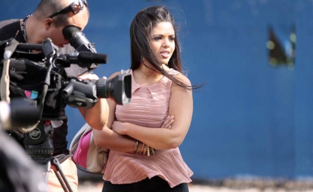 Carla, la periodista que robó suspiros durante entreno de Honduras