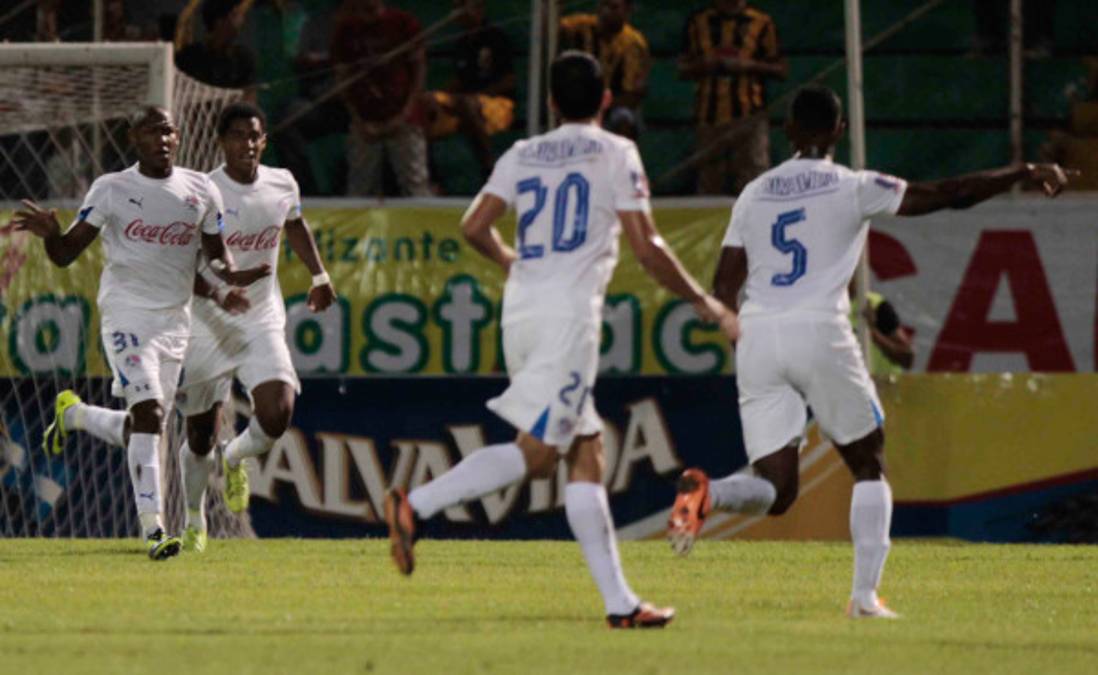 Real España acaba con el invicto del Olimpia