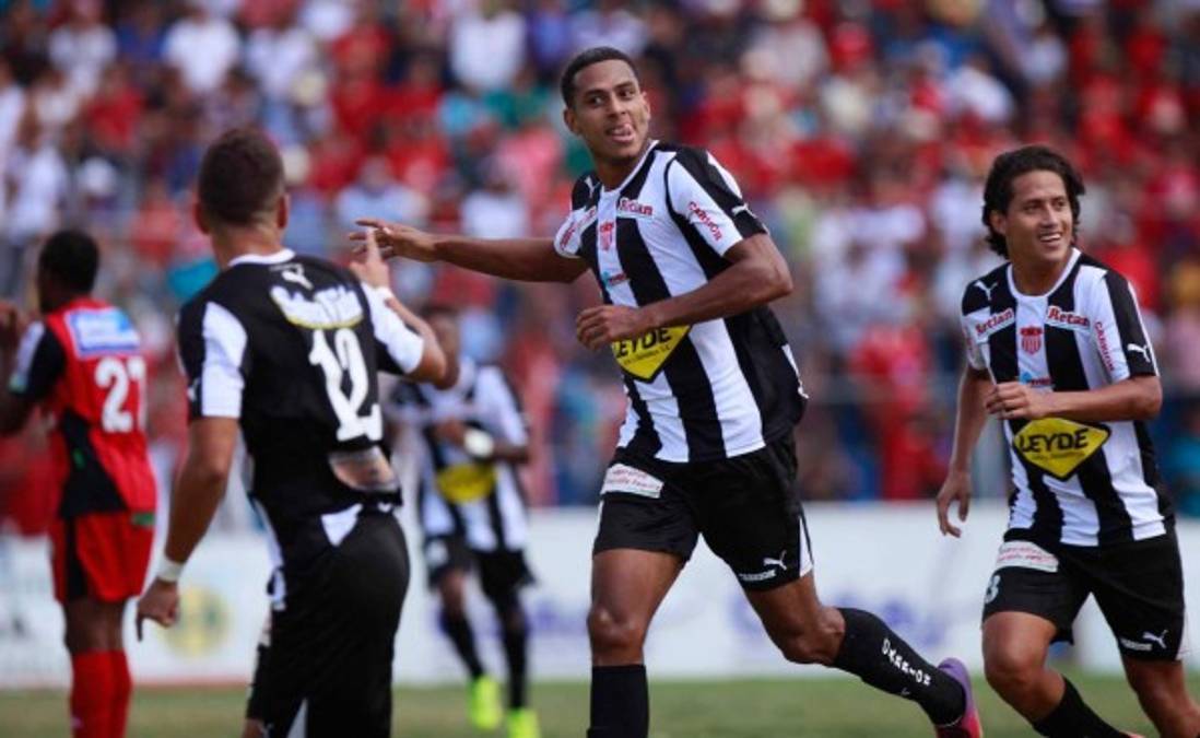 Vida abandona el último lugar y complica al Savio