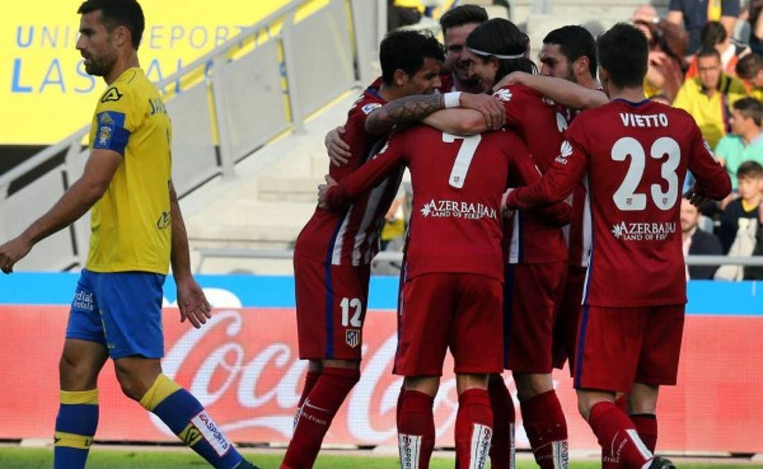 Antoine Griezmann hace doblete y el Atlético sigue líder en España