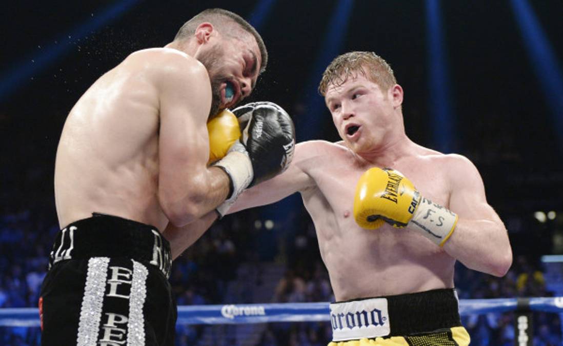 'Canelo' Álvarez despeja dudas y derrota a 'El Perro' Angulo