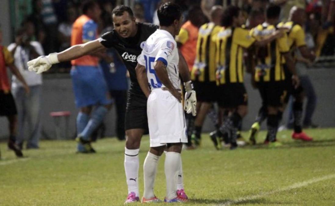 FOTOS: Donis Escober descargó su furia contra Javier Portillo