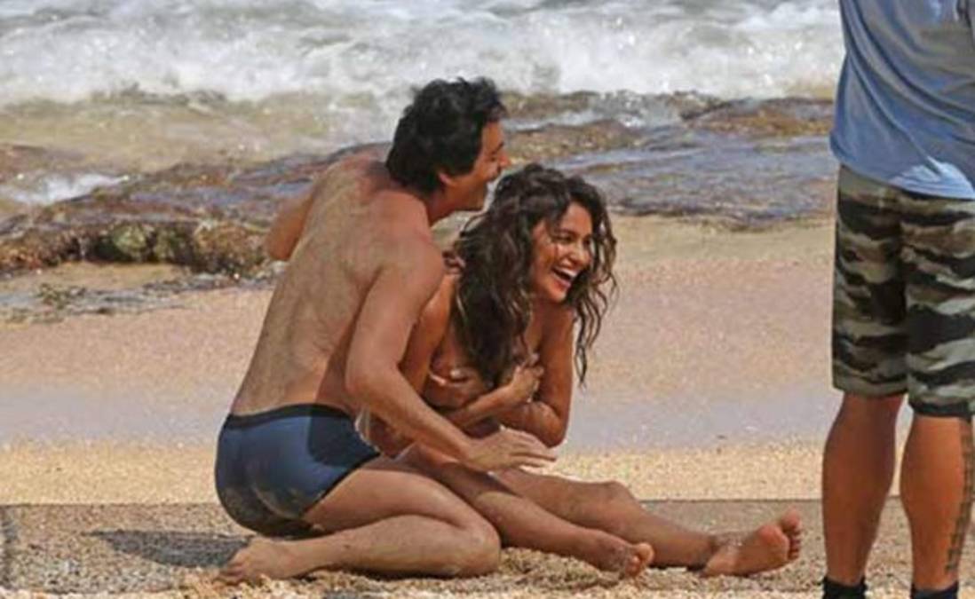 FOTOS: Paparazzi capta a Irina Shayk haciendo topless en Hawai