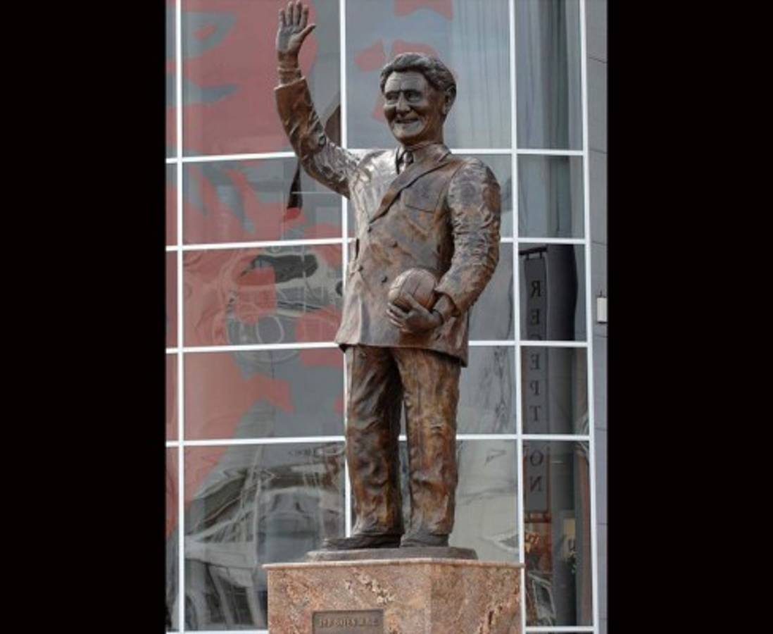 Las estatuas de deportistas y famosos más horribles en el mundo