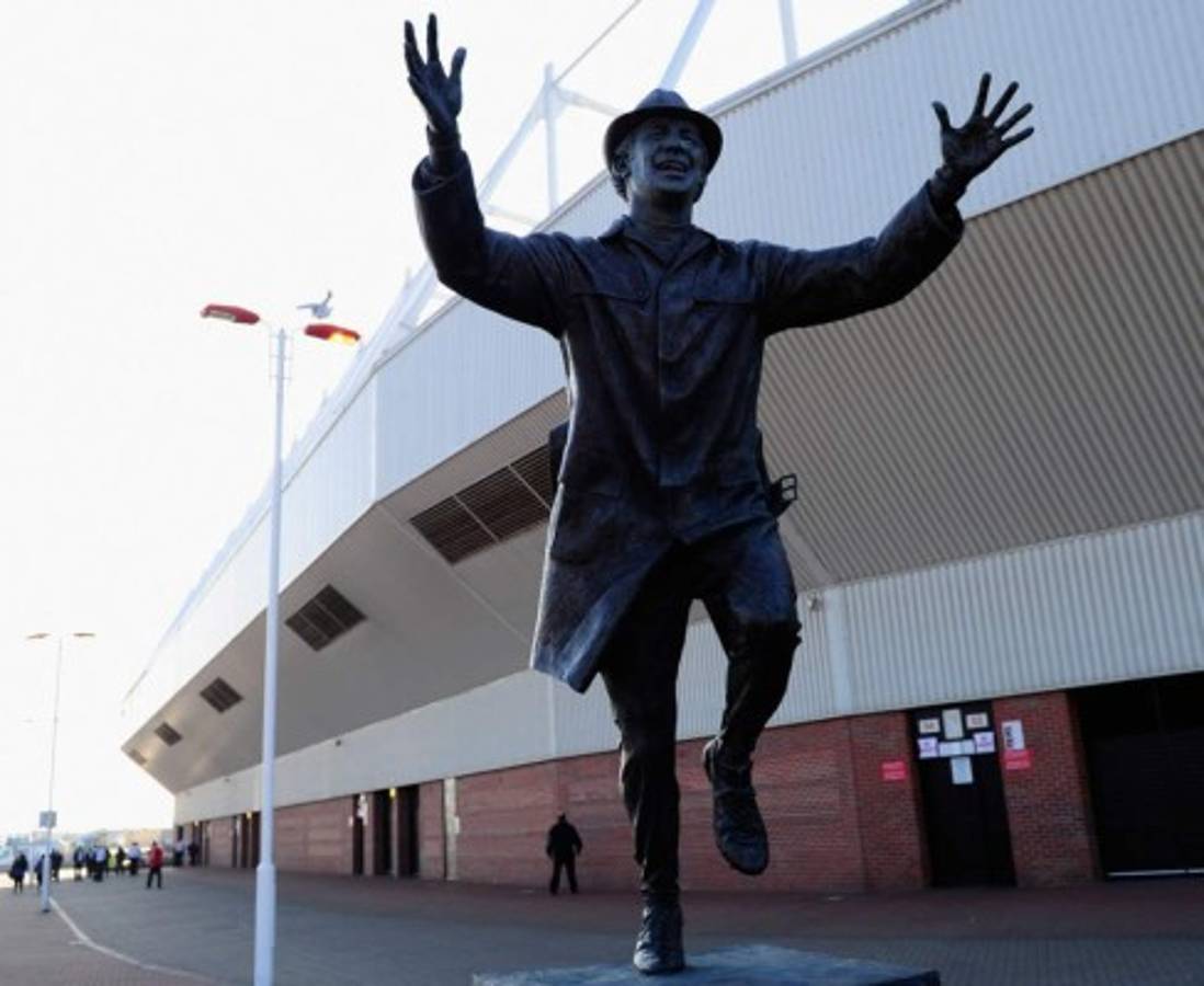 Las estatuas de deportistas y famosos más horribles en el mundo