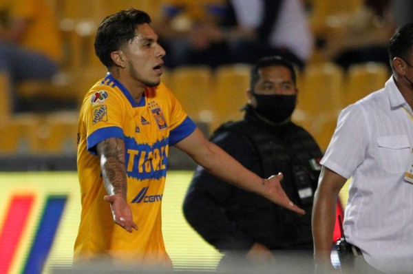 Jugadora del América pone en su lugar a Carlos Salcedo por decir que el fútbol mexicano es un ''juego de Barbies''