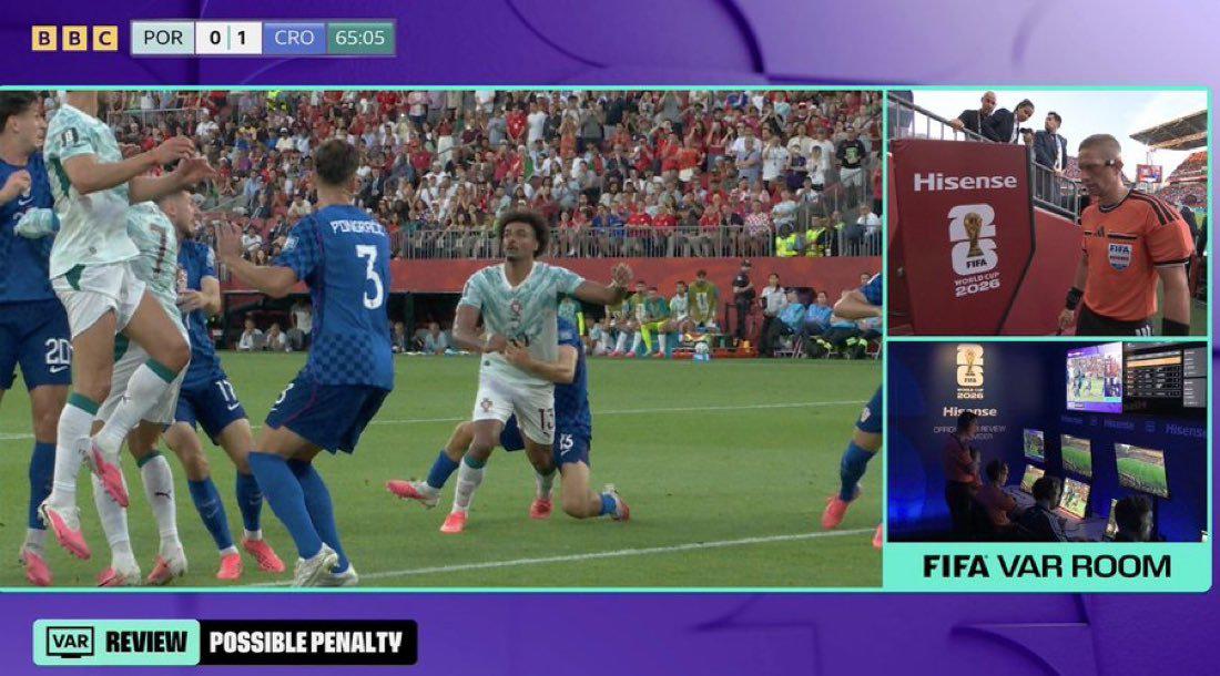 El VAR rescata a Portugal, bronca de Cristiano Ronaldo y el triste adiós de Modric