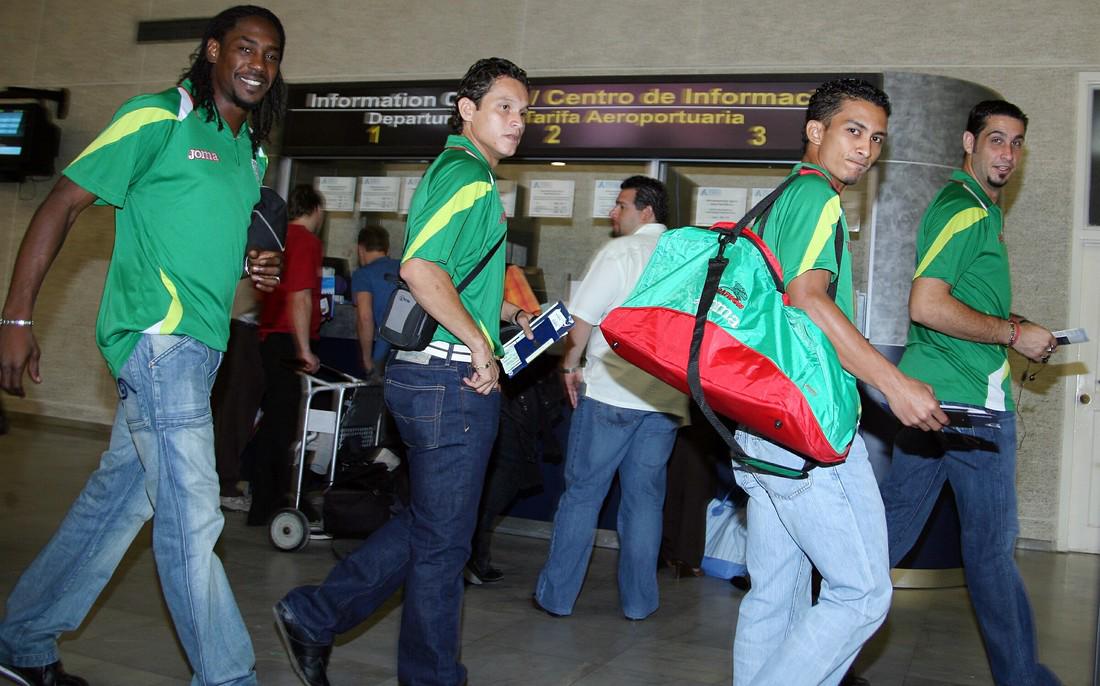 El reencuentro de dos ídolos verdolagas: Juan Obelar regresa a Honduras y Marío Berríos lo recibe con los brazos abiertos