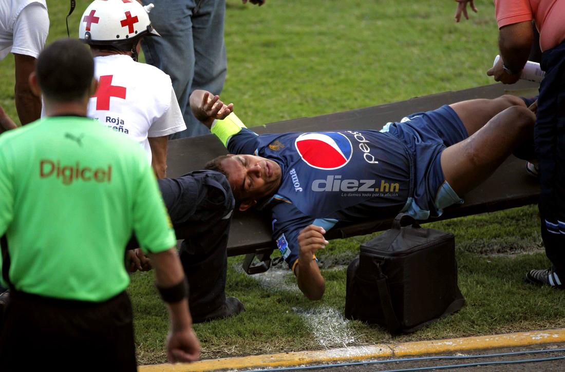 Fotos inéditas del clásico Motagua-Olimpia: Agarrones de pelo, Noel penaleando y camisas rotas