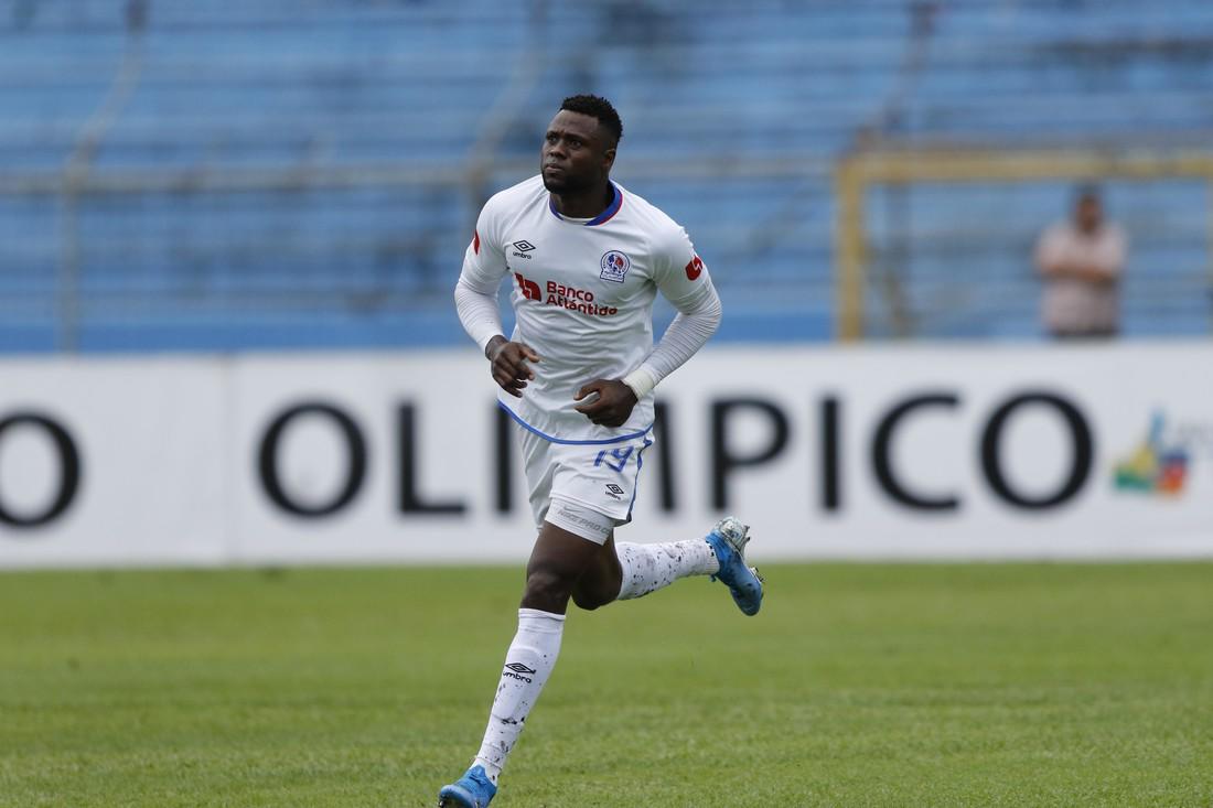 Lista privilegiada: ¡Los únicos 8 futbolistas en marcar más de 100 goles en Liga Nacional de Honduras!