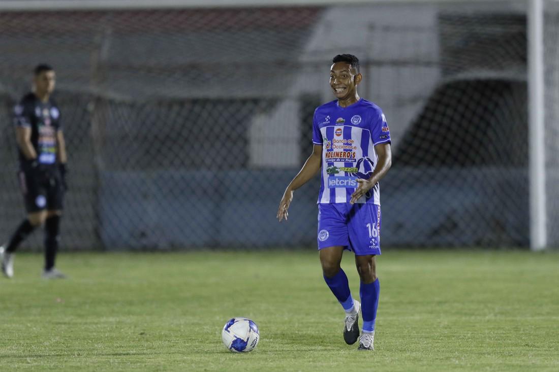 Los desarmadores: Allan Banegas y Jack Baptiste, futbolistas con más faltas cometidas en el Clausura