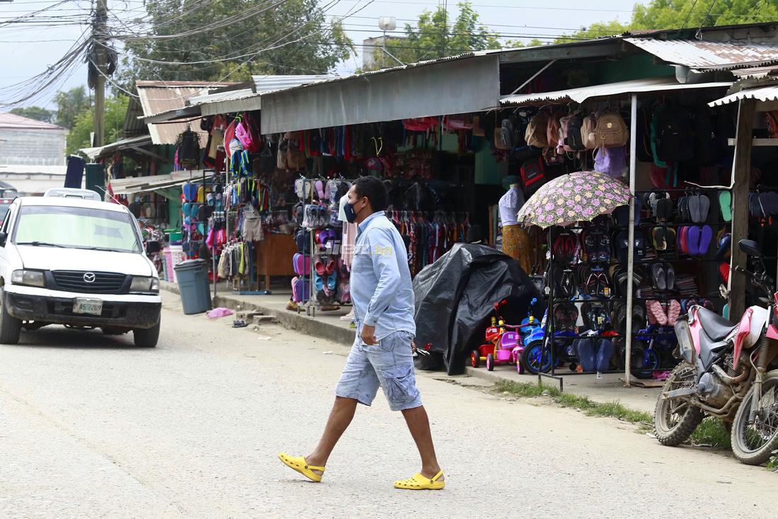 Su nueva vida: Así vive Rambo de León en Quimistán, alejado de los lujos que acostumbraba